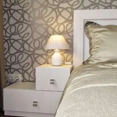 Apartment Апартамент Мир *